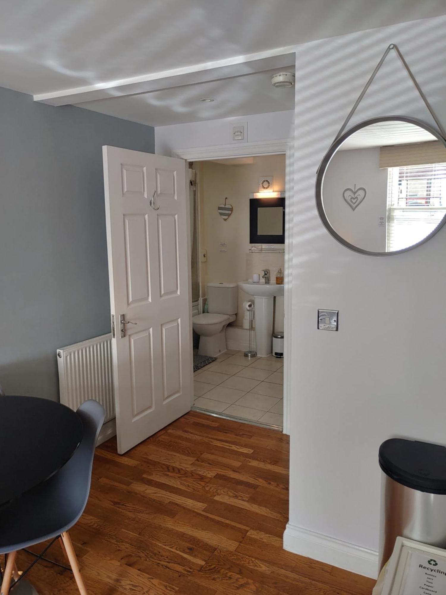 The Bath House Apartments - Free 1St Breakfast - Free Parking מראה חיצוני תמונה
