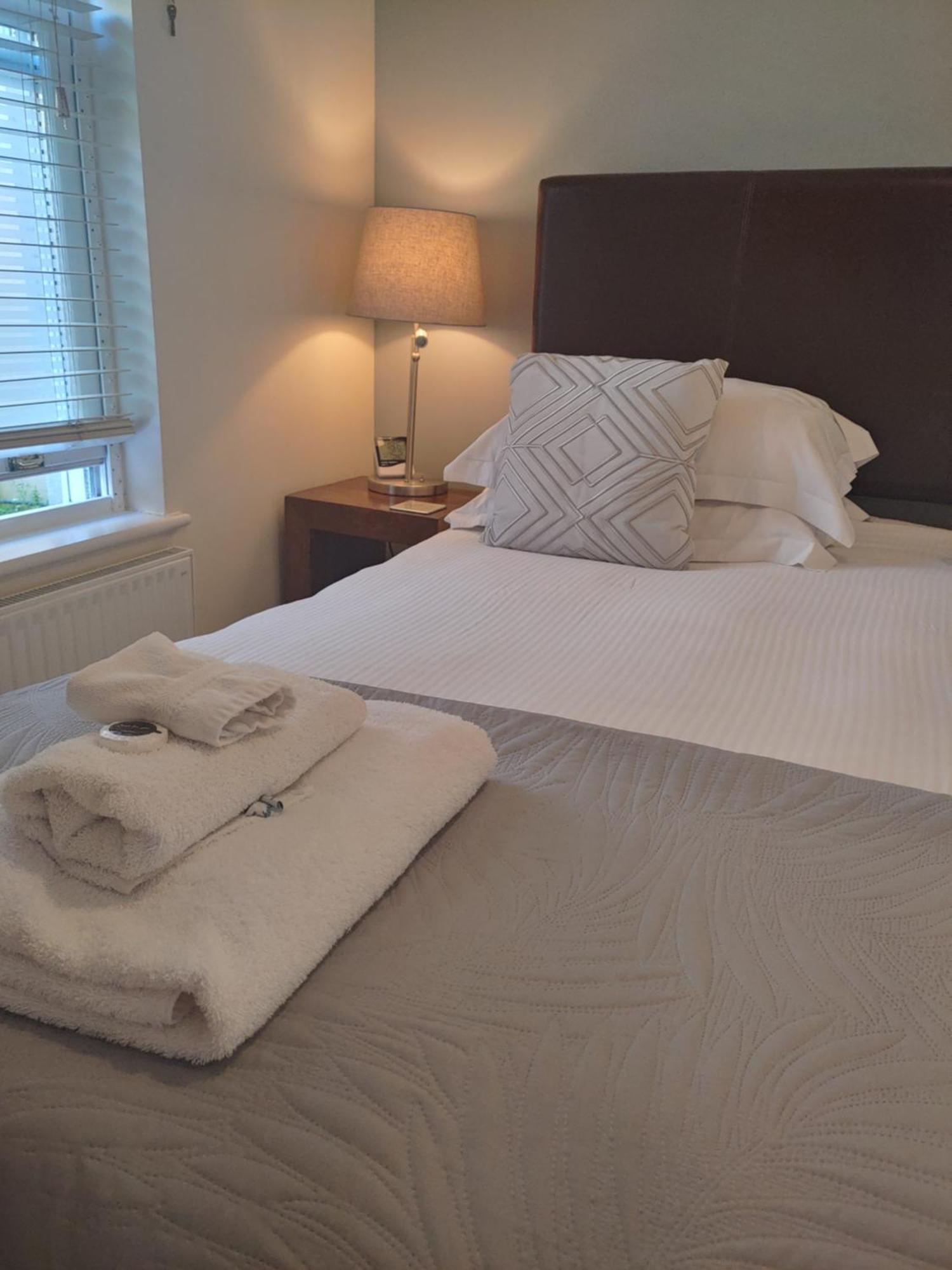 The Bath House Apartments - Free 1St Breakfast - Free Parking חדר תמונה